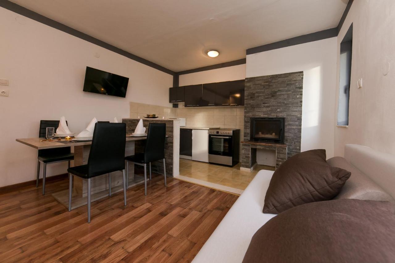 Apartments Vukman Trogir Exterior photo